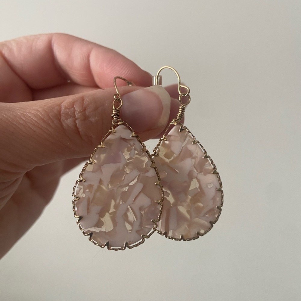 Elegant Gold, pink and Cream Teardrop Earrings
